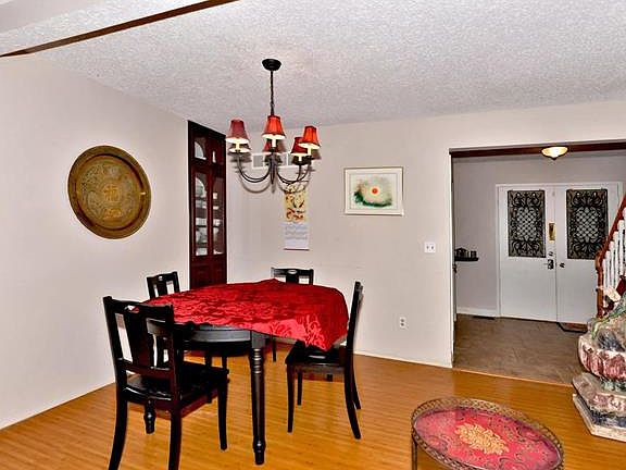 3rd image of 811 Amolac Dr