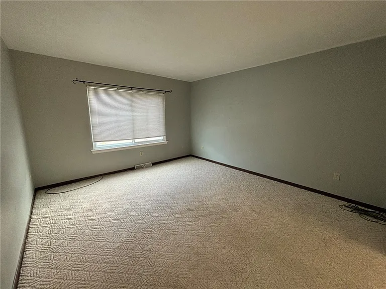 3204 Camberly Dr — Photo 17