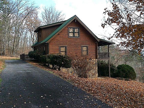 3rd image of 330 Lakeview Dr