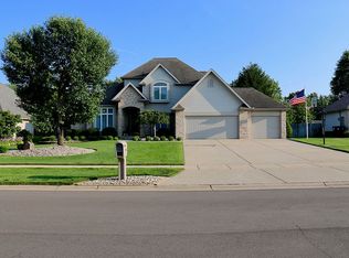 1454 Old Farm Ln, Saint Joseph, MI 49085