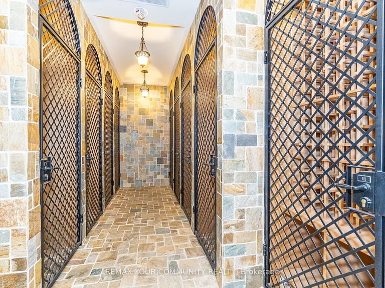 9245 Jane St #514 — Photo 9