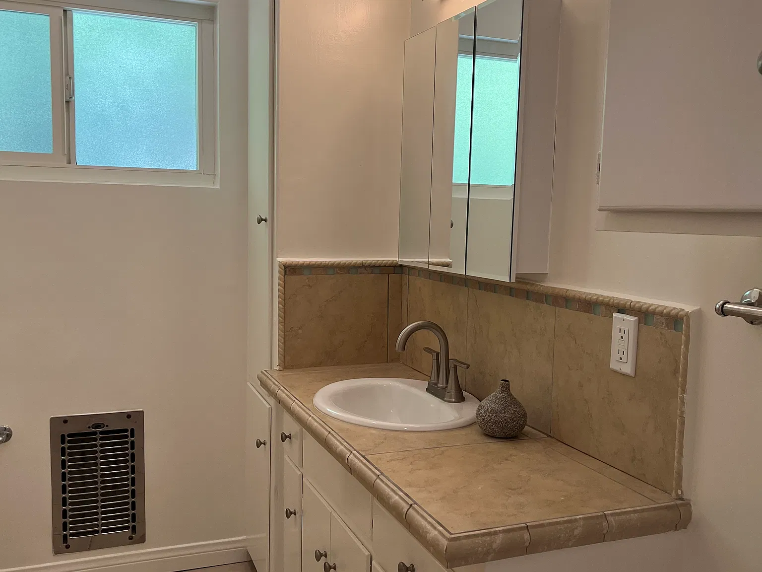 1 bed, 700 sqft, $2,295 — Photo 4