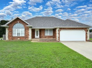 105 S Austin Pl, Strafford, MO 65757