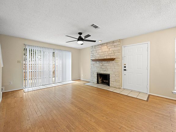 3rd image of 6715 Old Quarry Ln