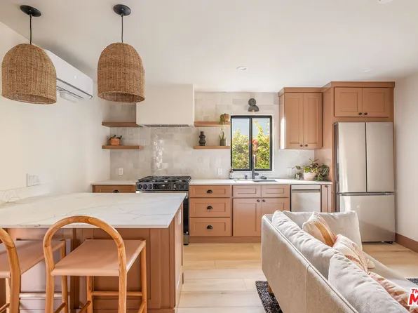 1031 1/2 N Havenhurst Dr, Los Angeles, CA 90046