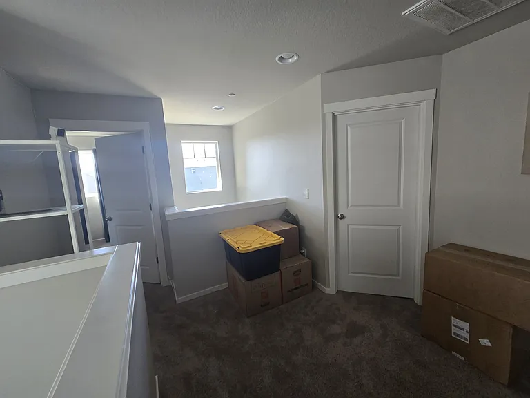 9424 N Alder St — Photo 16