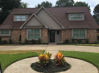 925 Shakespeare Dr, Beaumont, TX 77706