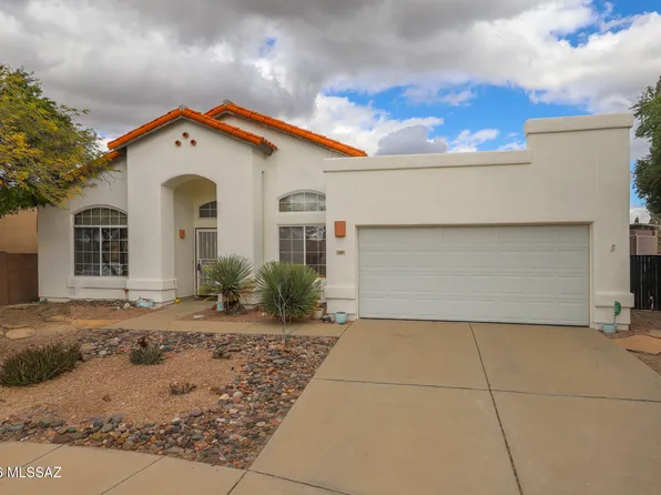 152 N Fenceline Dr, Tucson, AZ 85748