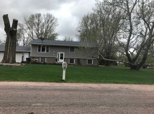 904 E Washington St, Elk Point, SD 57025