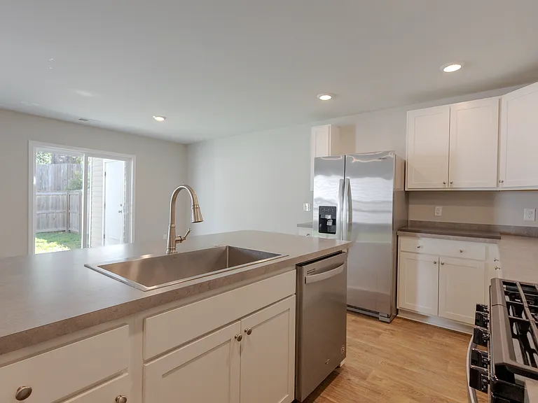 236 Spencer Cir — Photo 4