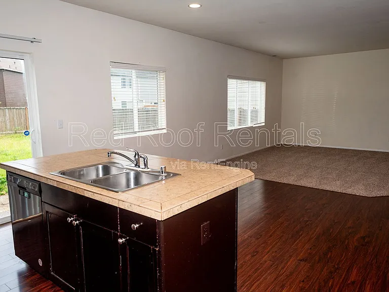 2530 193rd St E — Photo 5