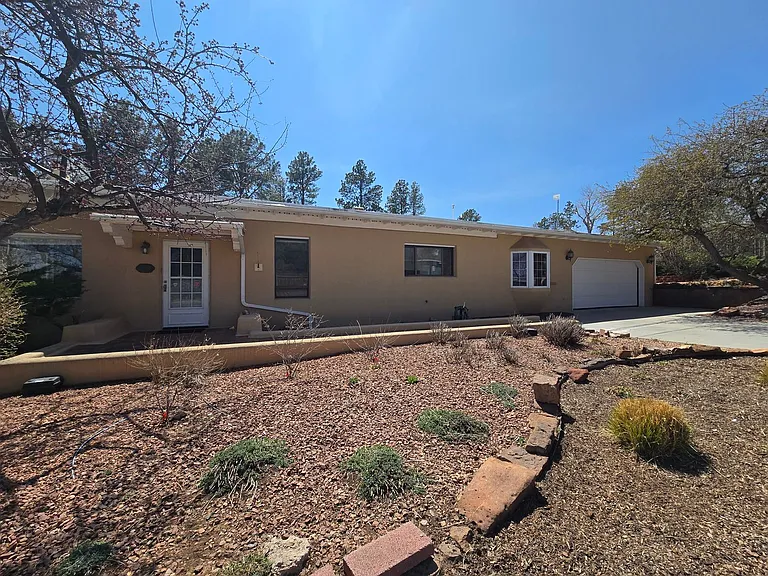 4557 Trinity Dr — Photo 38