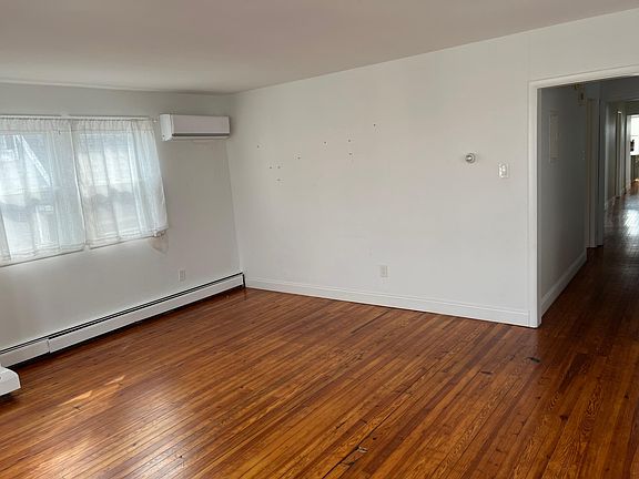 4th image of 126 N Portland Ave APT 1
