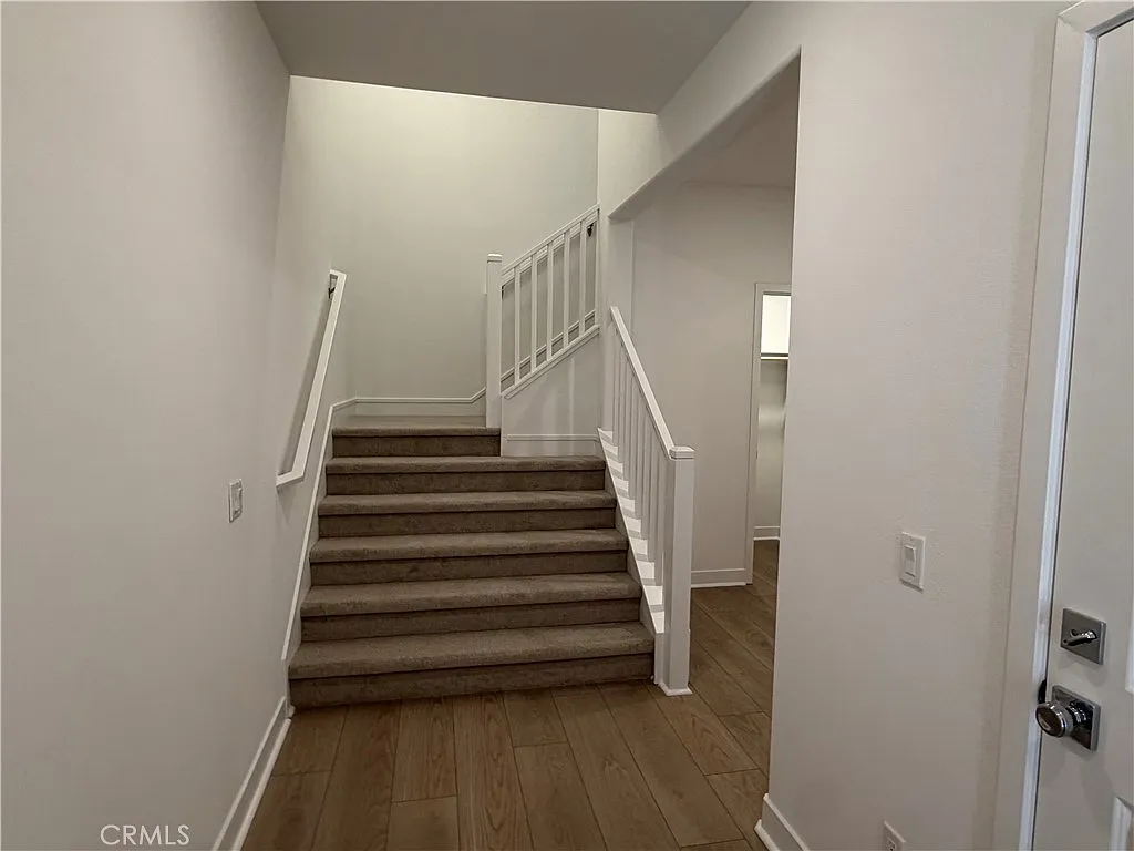 3 bed, 1920 sqft, $5,500 — Photo 2