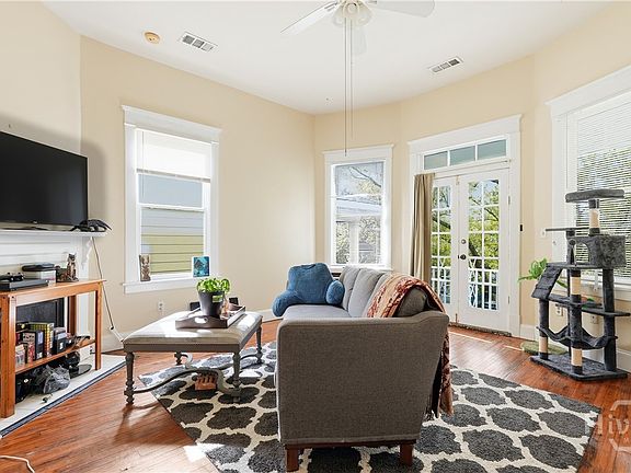 5th image of 512 E Duffy Street