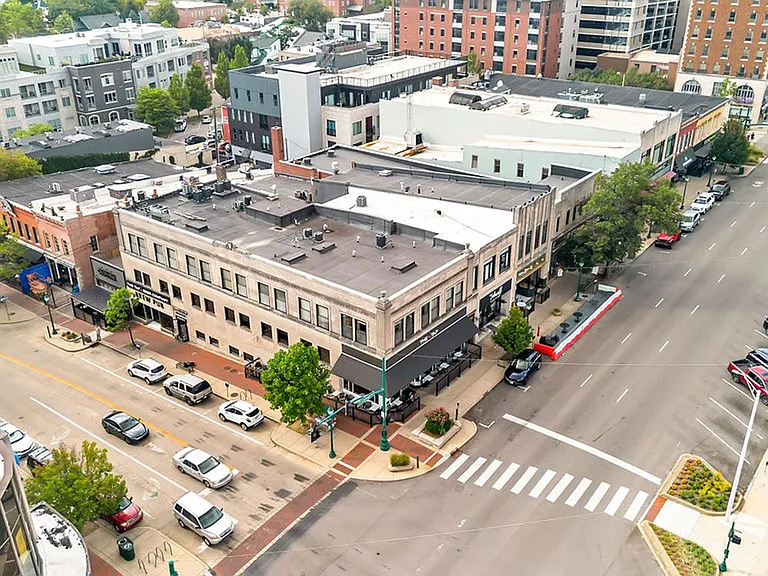 103 N College Ave — Photo 3