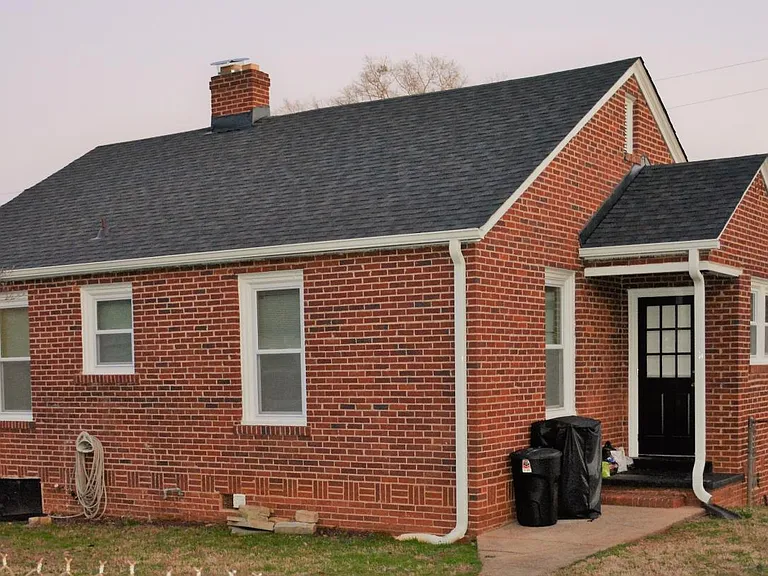 210 S Franklin Rd — Photo 2