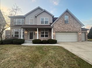 21 W Sandstone Ct, South Elgin, IL 60177