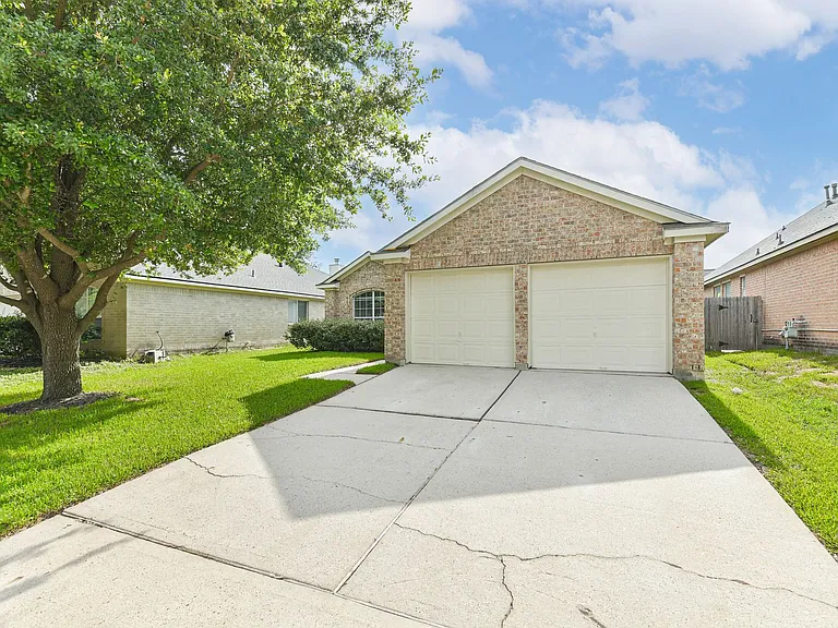 13831 Hillingdale Ln — Photo 3