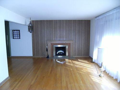2nd image of 9052 W Mount Vernon Ave