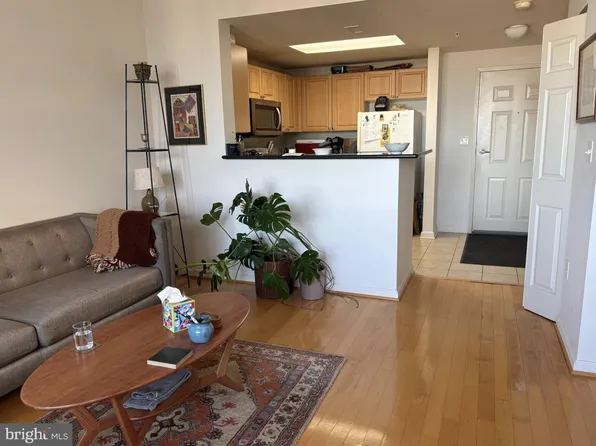 2726 Gallows Rd APT 1502, Vienna, VA 22180