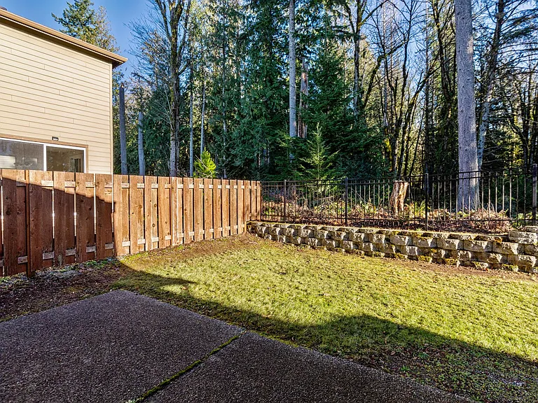 1693 NE Falls Dr — Photo 32