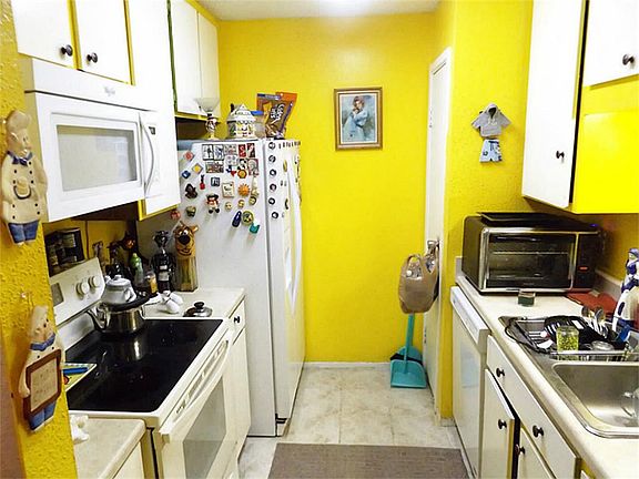 3rd image of 10049 Westpark Dr APT 136