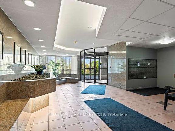 5th image of 521 Riverside Dr #602