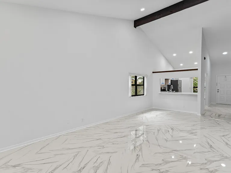 1400 NW 9th Ave #B-14 — Photo 9