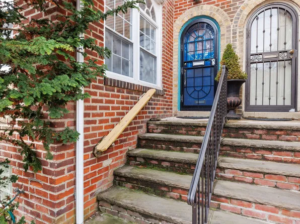 221 W Sedgwick St, Philadelphia, PA 19119