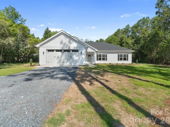 120 N Grape St, Pinebluff, NC 28373