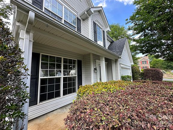4th image of 6102 Firethorne Ln