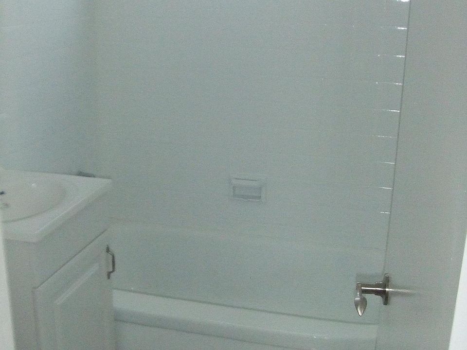 2nd image of 2349 NE 172nd St APT 3