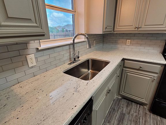 4th image of 4532 Grainland Ct