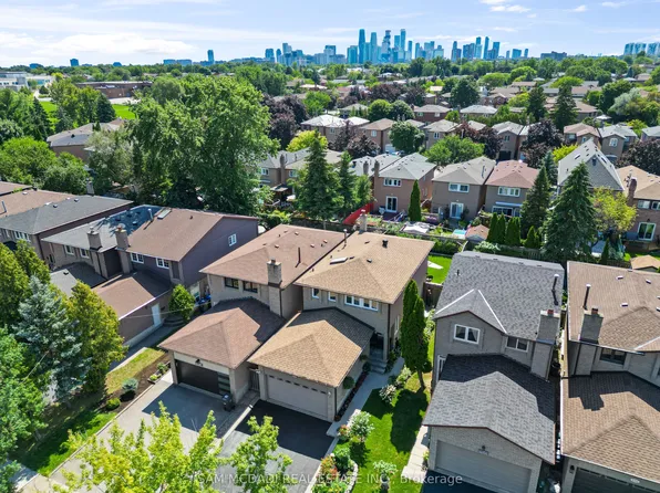 4260 Shelby Cres, Mississauga, ON L4W 3N5