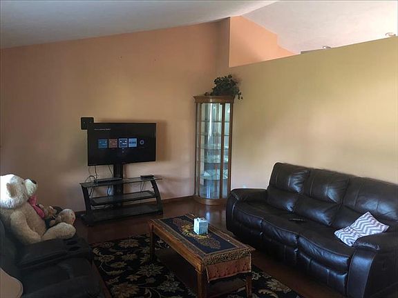 3rd image of 3119 Sunrise Ave
