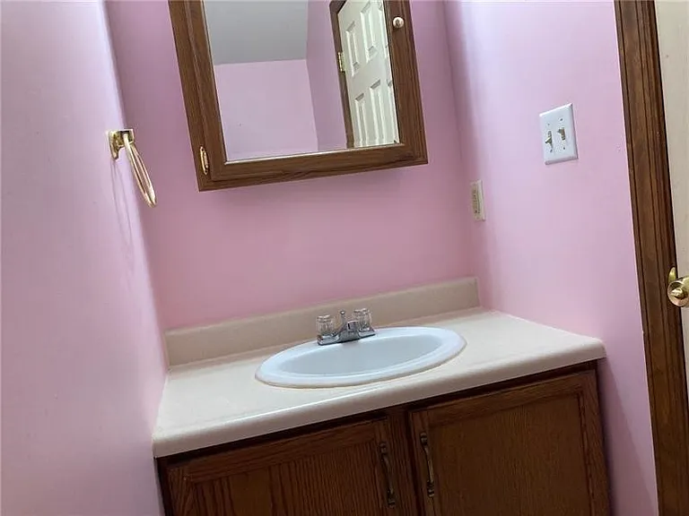 102 Park Dr #B — Photo 14
