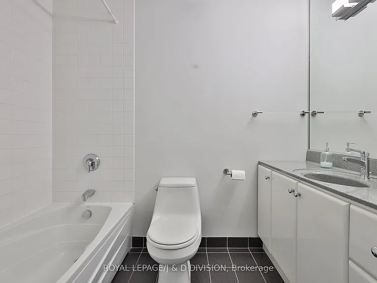 32 Stewart St #705 — Photo 40