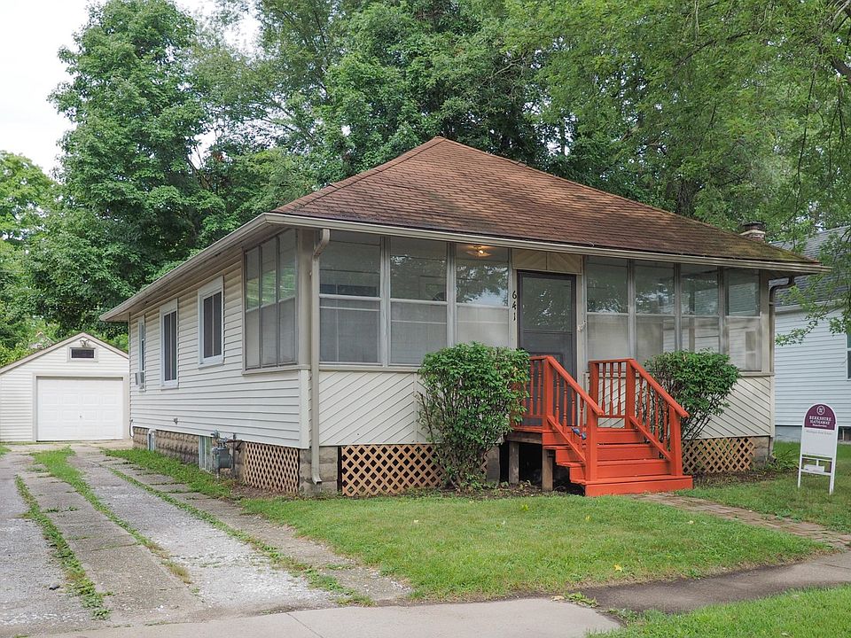 641 Constantine St-101