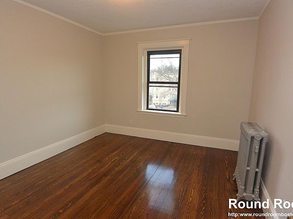 5th image of 1855 Beacon St #3C