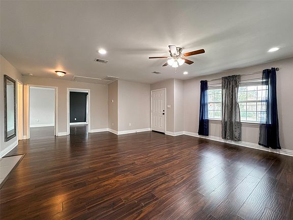 2nd image of 2902 Elser St