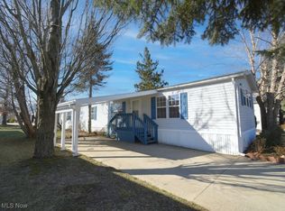 1556 Birdie Ln, Painesville, OH 44077