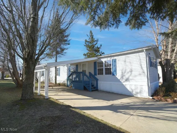 1556 Birdie Ln, Painesville, OH 44077