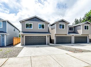 204 Creekside Dr, Port Angeles, WA 98362