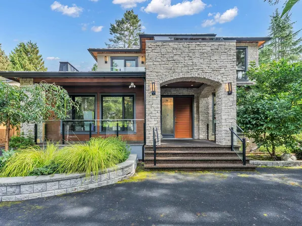 5808 Crown St, Vancouver, BC V6N 2B7