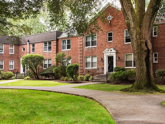 3rd image of 70 Virginia Rd N #19A