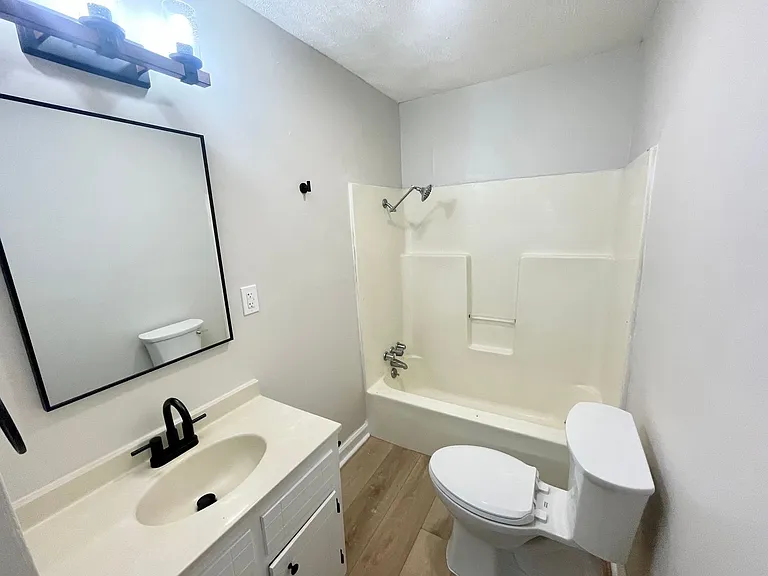 215 Harrell St #A — Photo 6