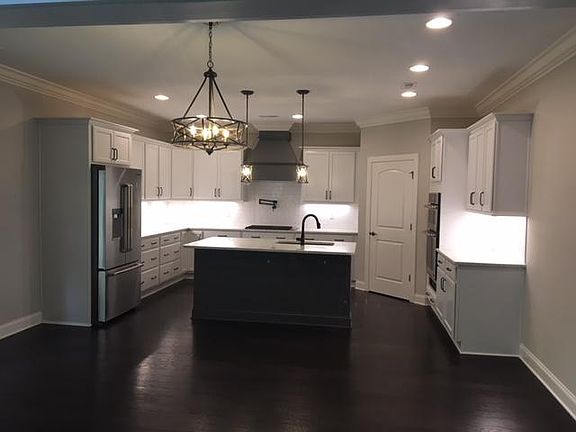 2nd image of 7381 Blackstone Dr #20
