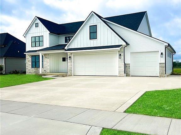 2nd image of 9448 Newbury Ln