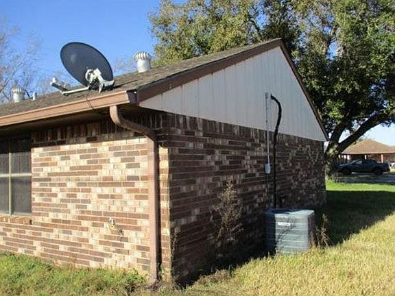 3rd image of 3728 Baker Dr